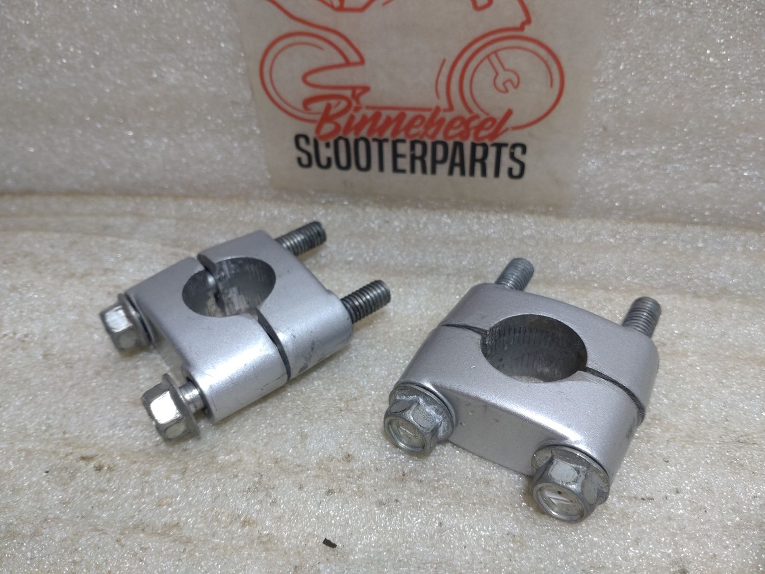 Lenkerklemmen Hyosung Naked GT 125 Riser Paar