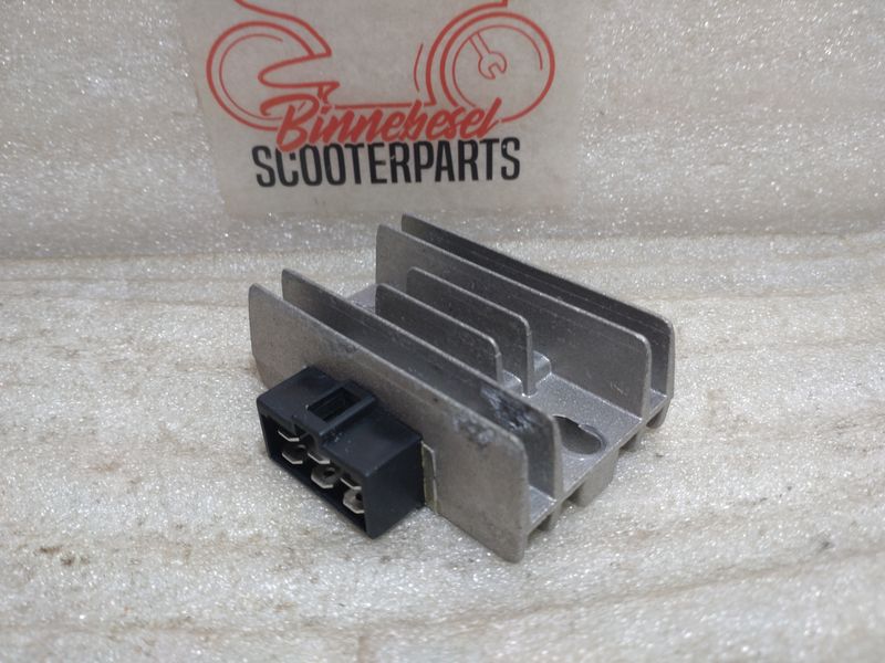Spannungsregler Hyosung Naked GT 125 Sun Hybrid 32800H 01413