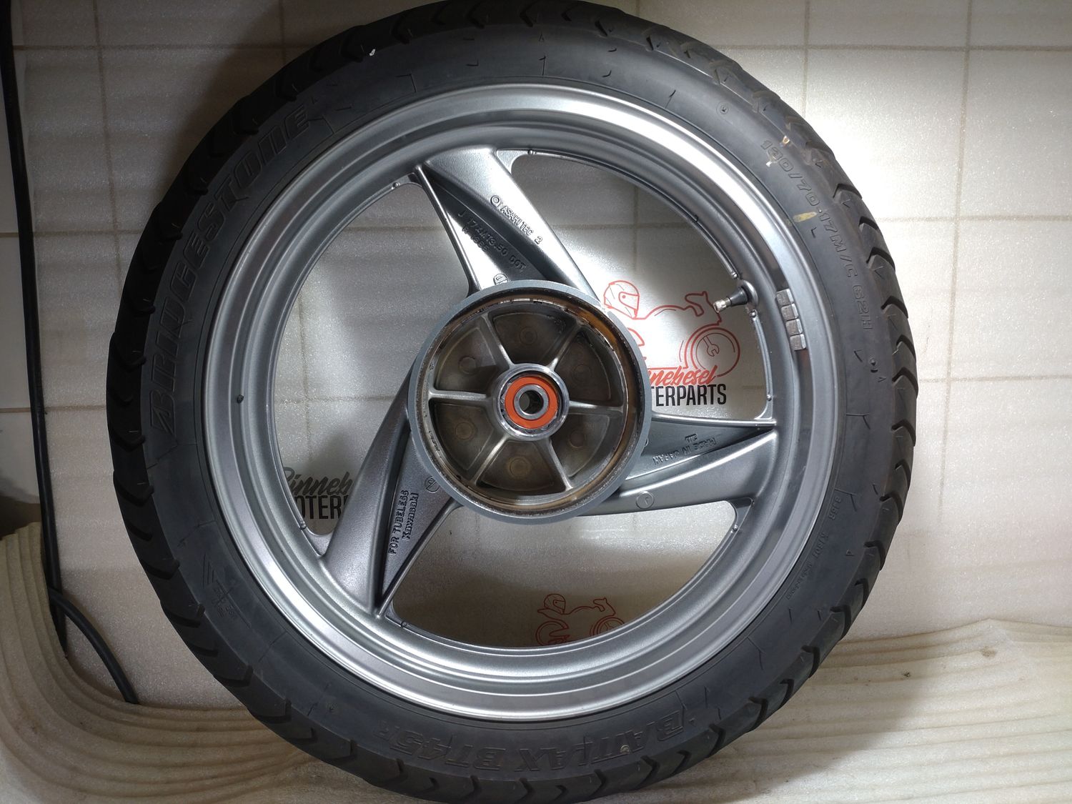 Felge Kawasaki ER-5 Hinten Enkei R-1365 J17xMT3,50 +Reifen 130-70-17 von 2017