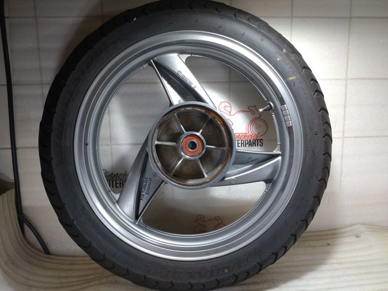 Felge Kawasaki ER-5 Hinten Enkei R-1365 J17xMT3,50 +Reifen 130-70-17 von 2017