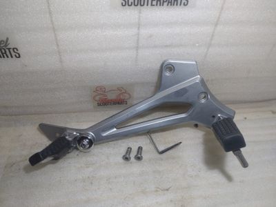 Fußrasten Kawasaki ER-5 Rechts +Konsole