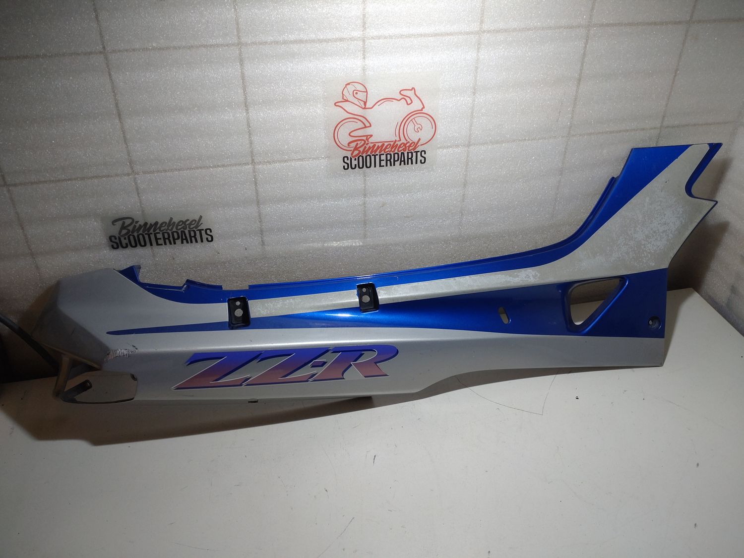 Verkleidung Kawasaki ZZR 600 D ZX600D Heck Seitenteil Rechts #2 Blau Silber