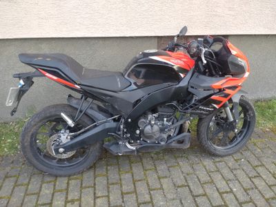 Aprilia Tuono 125