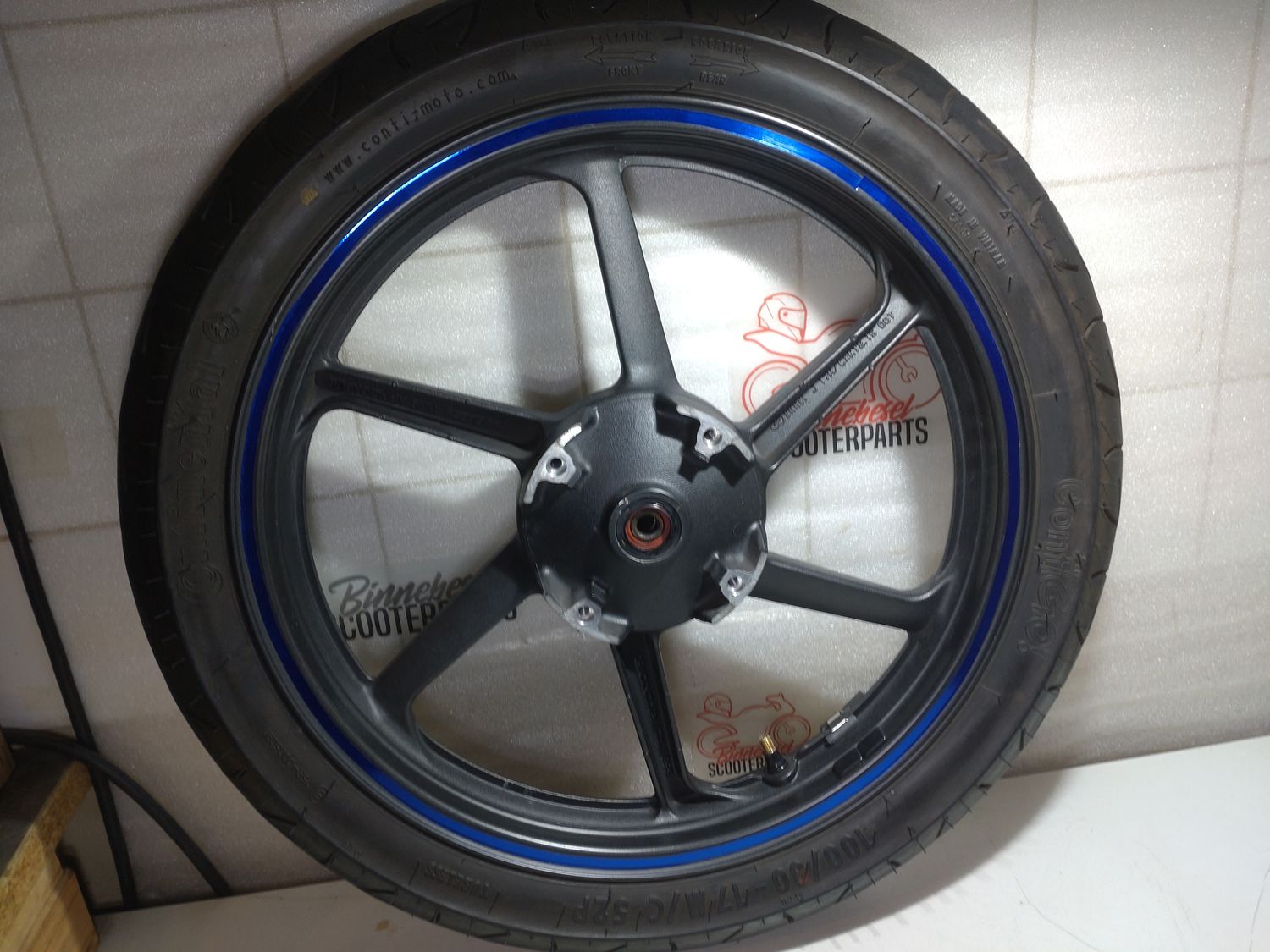 Felge Honda CBR 125 R JC34 Hinterrad #3 J17MCxMT2,15 +Reifen 100-80-17MC von 2021