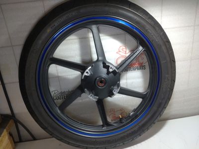 Felge Honda CBR 125 R JC34 Hinterrad #3 J17MCxMT2,15 +Reifen 100-80-17MC von 2021