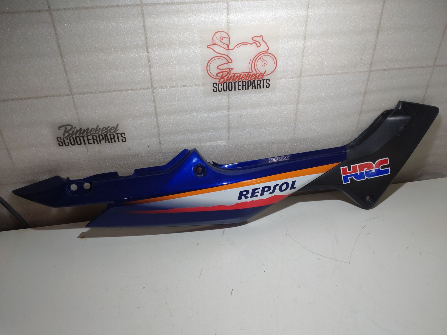 Verkleidung Honda CBR 125 R JC34 Heck Seitenteil Rechts #3 Blau Repsol