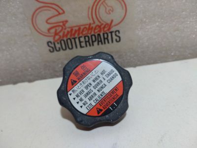 Deckel Suzuki Gladius SFV 650 WVCX Radiator Einfüllstutzen Kühlmittel