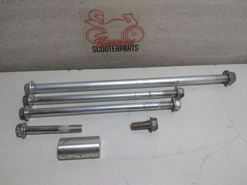 Motorhalteschrauben Suzuki Gladius SFV 650 WVCX Komplett
