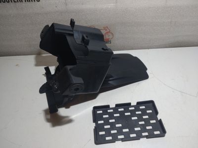 Verkleidung Suzuki Gladius SFV 650 WVCX Batteriebox +Gummieinlage 47431-44H0