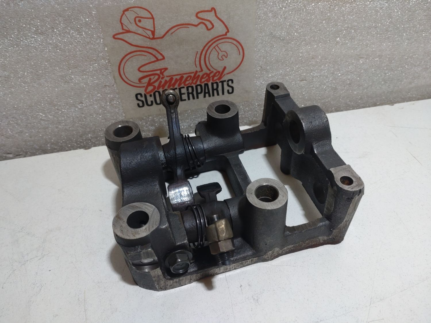 Nockenwellenlagerbock Hyosung Cruise 2 GA125 #3 +Kipphebel
