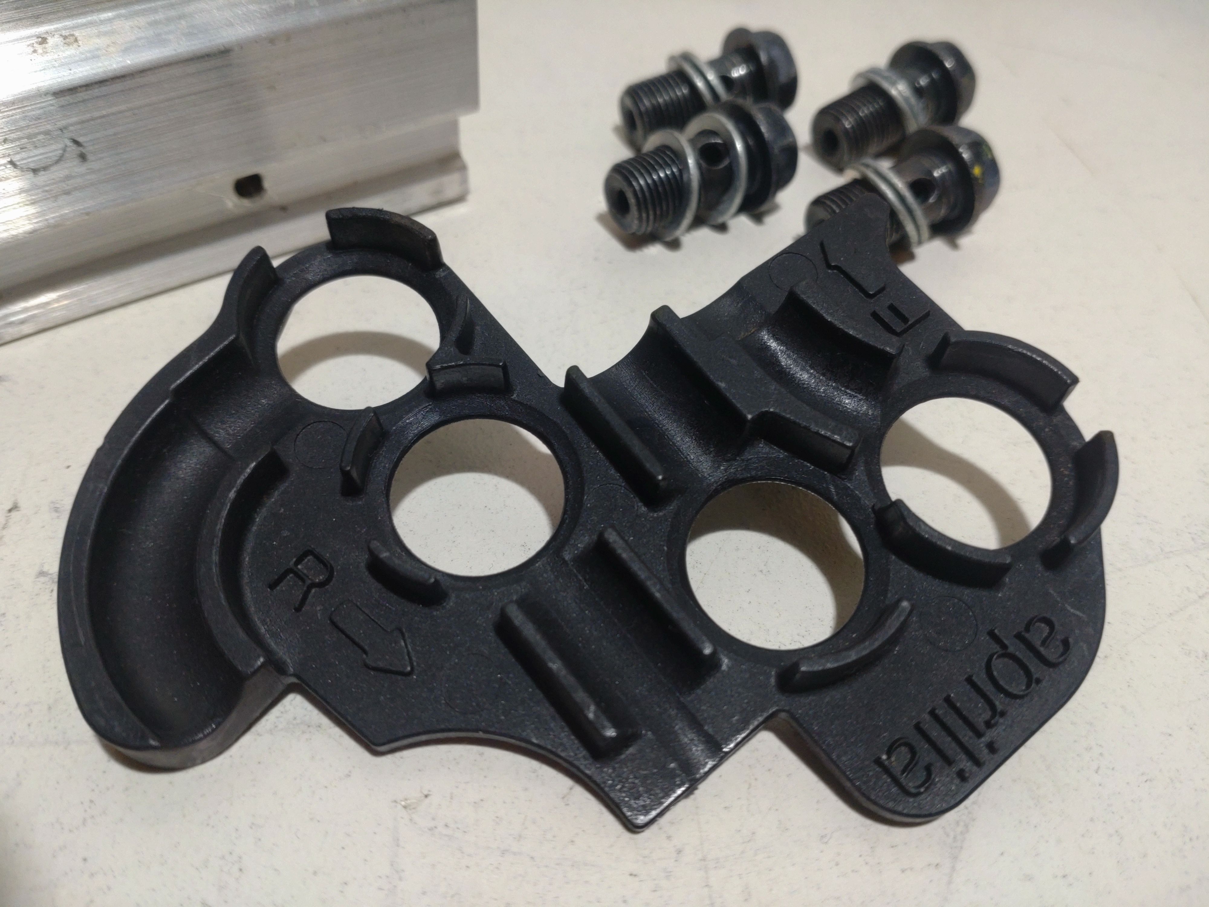 ABS Pumpe Aprilia Tuono 125 IE 4T ABS E5 2021-2024 Pumpensteuerung 2D000583 +Verkleidung DIS. 2B007564