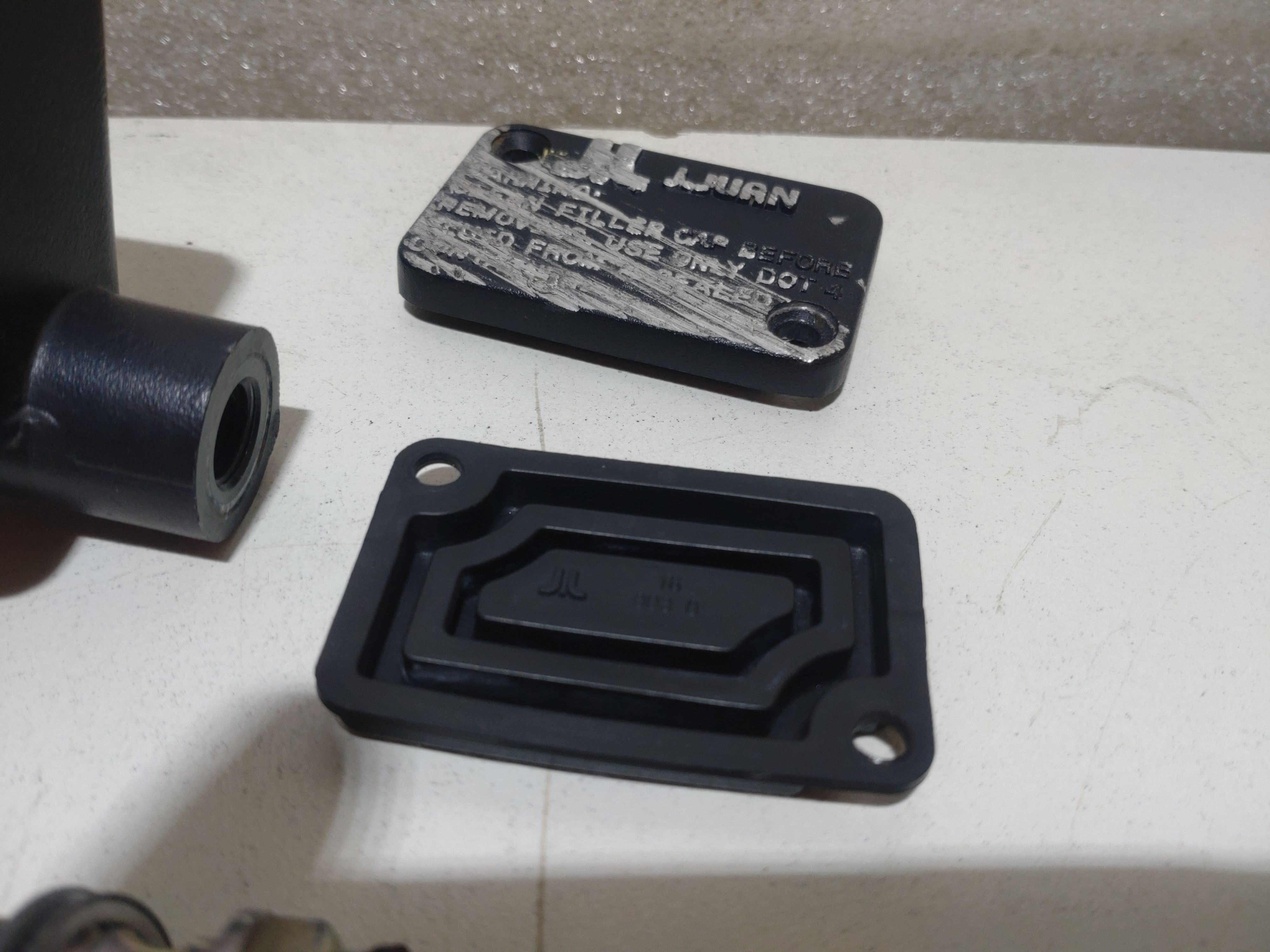 Bremszylinder Aprilia Tuono 125 IE 4T ABS E5 2021-2024 Vorn Rechts J.Juan Handbremspumpe +Schalter Hebel Krumm Spiegelhalter defekt