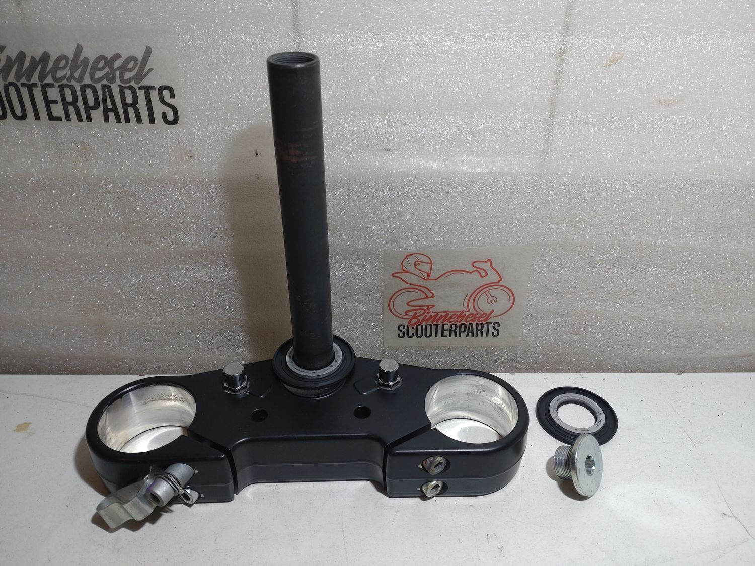 Gabelbrücke Aprilia Tuono 125 IE 4T ABS E5 2021-2024 Oben +Lenkerklemmen