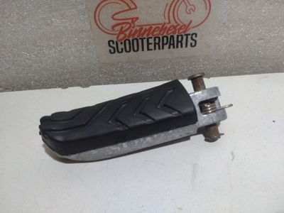 Fußraste Aprilia Tuono 125 IE 4T ABS E5 2021-2024 Fahrer Links Fußraste Aprilia Tuono 125 IE 4T ABS E5 2021-2024 Fahrer Links