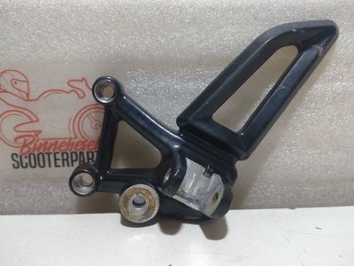 Fußrastenkonsole Aprilia Tuono 125 IE 4T ABS E5 2021-2024 Fahrer Links 2B003601 Fußrastenkonsole Aprilia Tuono 125 IE 4T ABS E5 2021-2024 Fahrer Links 2B003601