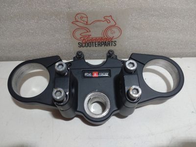 Gabelbrücke Aprilia Tuono 125 IE 4T ABS E5 2021-2024 Oben +Lenkerklemmen Gabelbrücke Aprilia Tuono 125 IE 4T ABS E5 2021-2024 Oben +Lenkerklemmen
