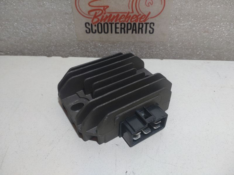 Spannungsregler Aprilia Tuono 125 IE 4T ABS E5 2021-2024 Langfang Kokusan T125-LK16 639169 36222 Spannungsregler Aprilia Tuono 125 IE 4T ABS E5 2021-2024 Langfang Kokusan T125-LK16 639169 36222