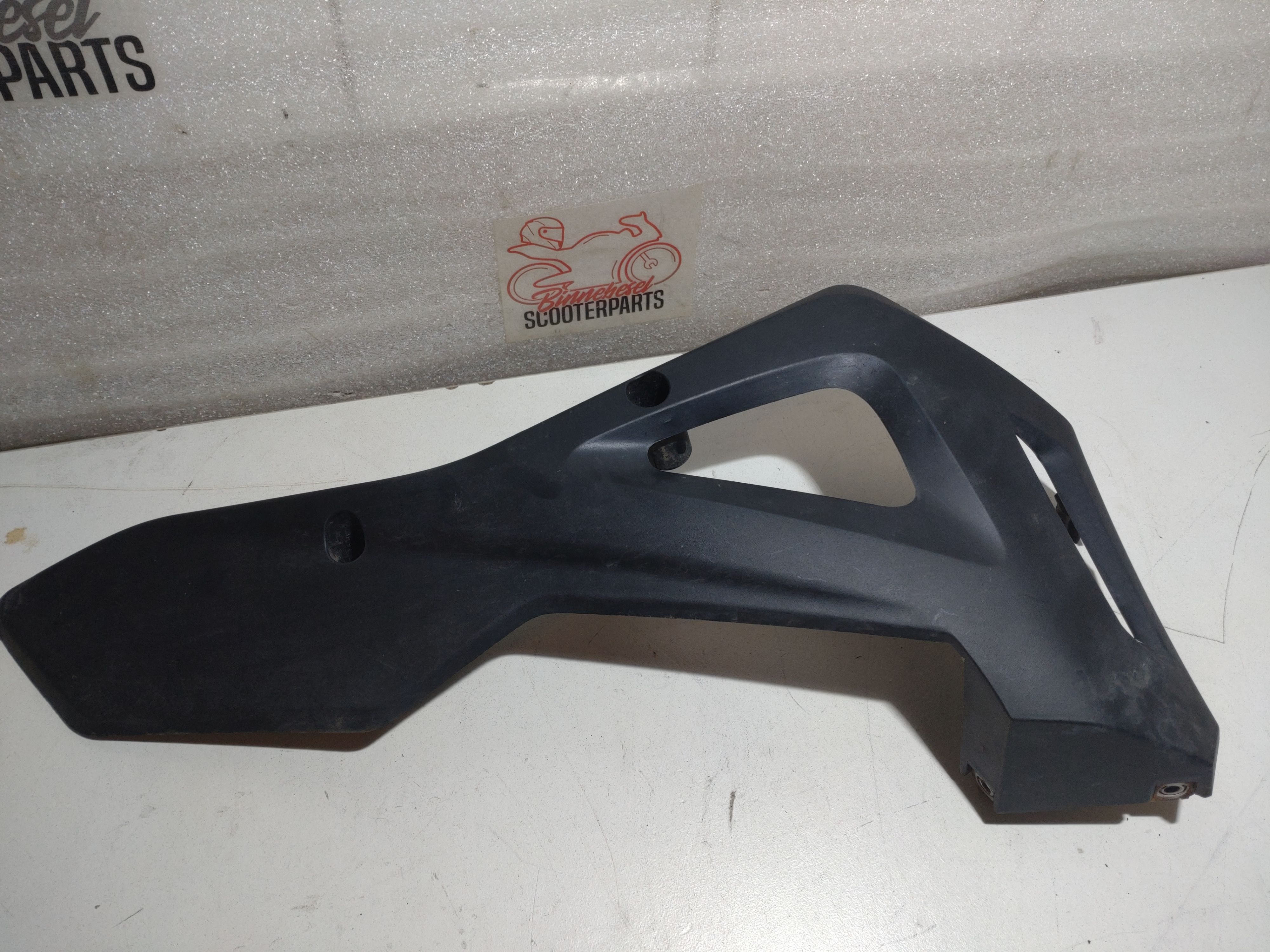Verkleidung Aprilia Tuono 125 IE 4T ABS E5 2021-2024 Bug Rechts DIS. 2B008327