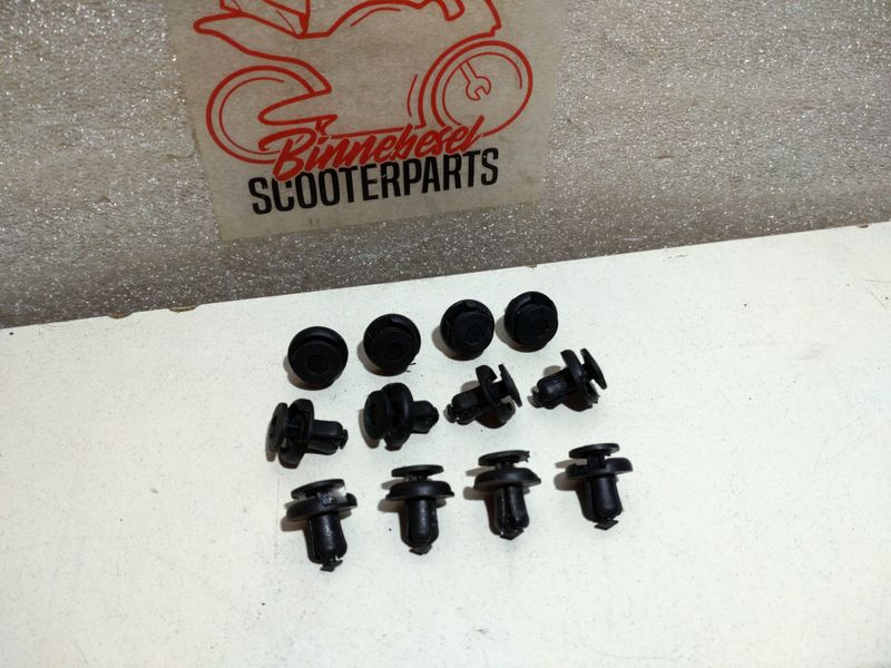 Verkleidung Aprilia Tuono 125 IE 4T ABS E5 2021-2024 Halteclips 12Stück