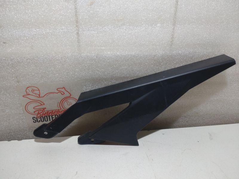Verkleidung Aprilia Tuono 125 IE 4T ABS E5 2021-2024 Kettenschutz B043207 Verkleidung Aprilia Tuono 125 IE 4T ABS E5 2021-2024 Kettenschutz B043207