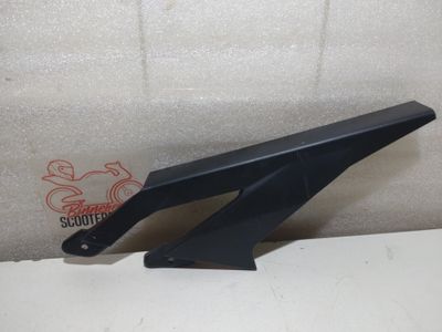 Verkleidung Aprilia Tuono 125 IE 4T ABS E5 2021-2024 Kettenschutz B043207 Verkleidung Aprilia Tuono 125 IE 4T ABS E5 2021-2024 Kettenschutz B043207