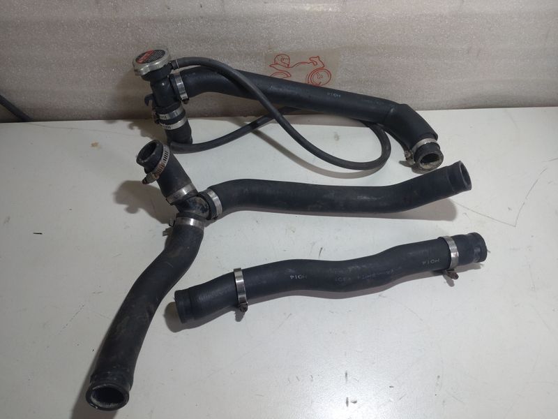Einfüllstutzen Honda VFR 800 FI RC46 Kühlmittel +Deckel +Kühlmittelschlauch Einfüllstutzen Honda VFR 800 FI RC46 Kühlmittel +Deckel +Kühlmittelschlauch