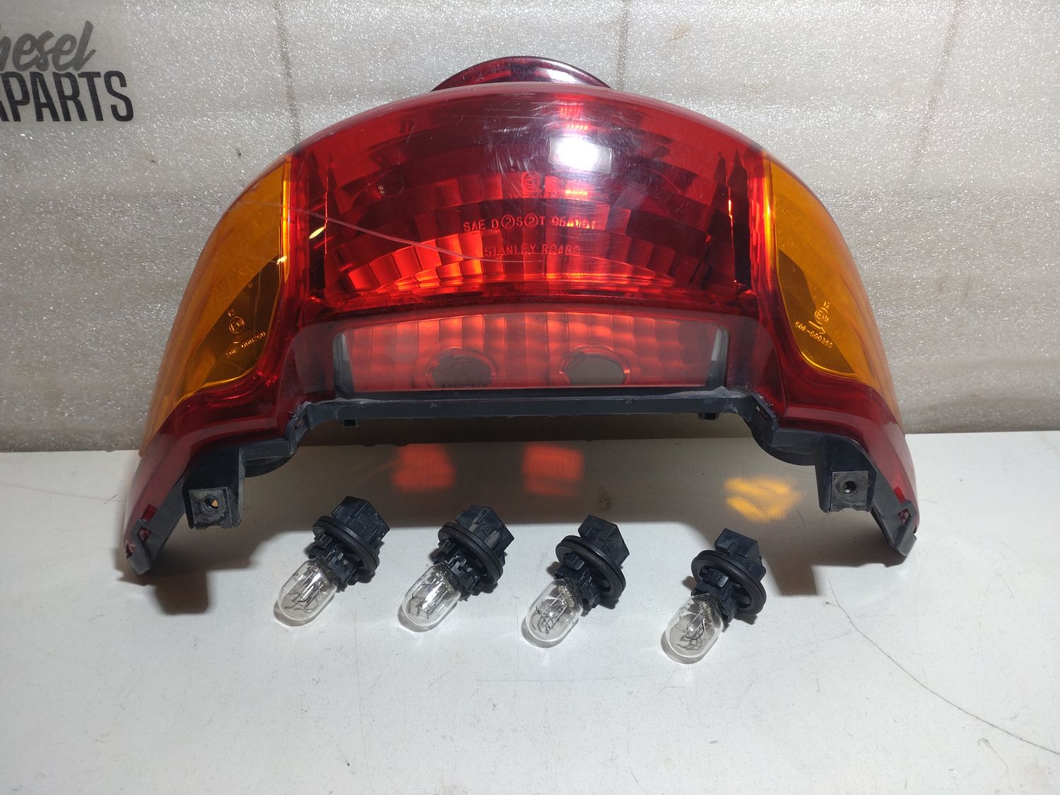 Rücklicht Honda VFR 800 FI RC46 Komplett +Lampeneinsätze Stanley R0480