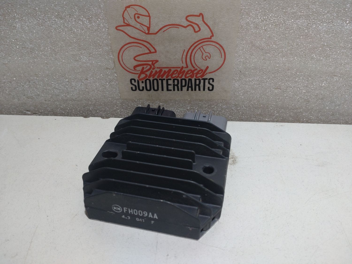 Spannungsregler Honda VFR 800 FI RC46 FH009 AA