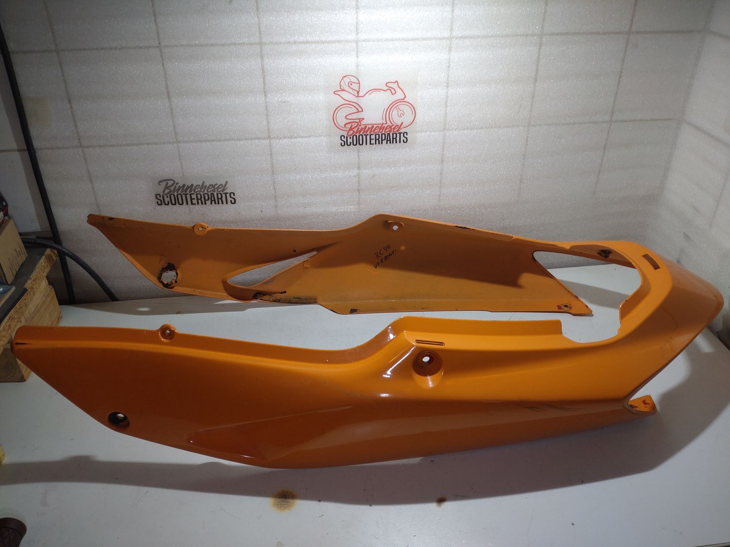 Verkleidung Honda VFR 800 FI RC46 Heck Seitenteil Orange