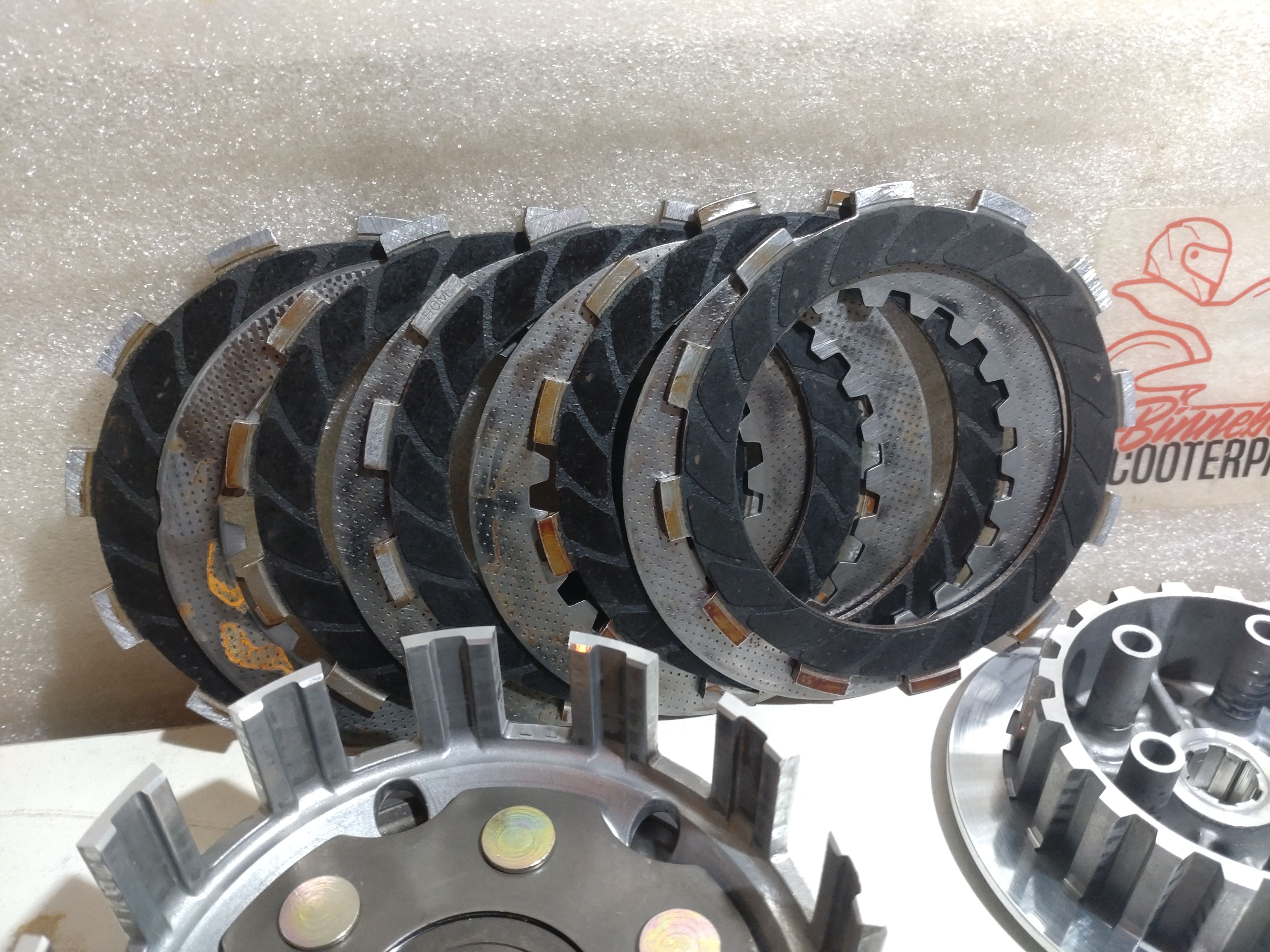 Kupplung Aprilia Tuono 125 4T E4 ABS 2017 Piaggio M545M Komplett Korb Innen 847046 847045 Aussen B045087 Lamellen 871341 847043