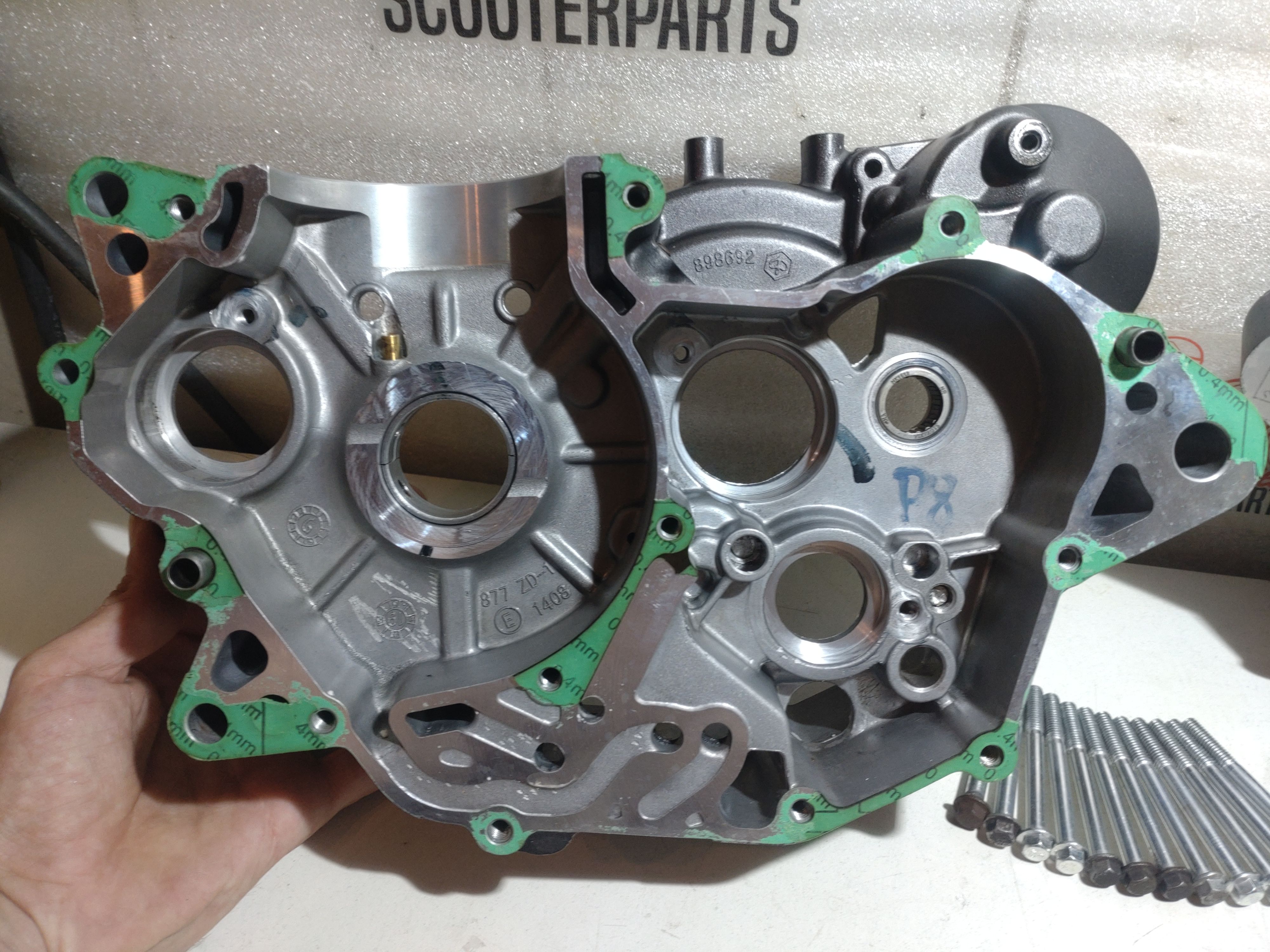 Motor Gehäuse Aprilia Tuono 125 4T E4 ABS 2017 Piaggio M545M #2017515# Carter 1A0058840A 1A0058840B