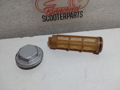 Ölfilterdeckel Aprilia Tuono 125 4T E4 ABS 2017 Piaggio M545M Ölsieb 431242 +Deckel 826165