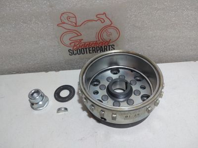 Polrad Aprilia Tuono 125 4T E4 ABS 2017 Piaggio M545M Magnetschwungrad 641009 IT4546699