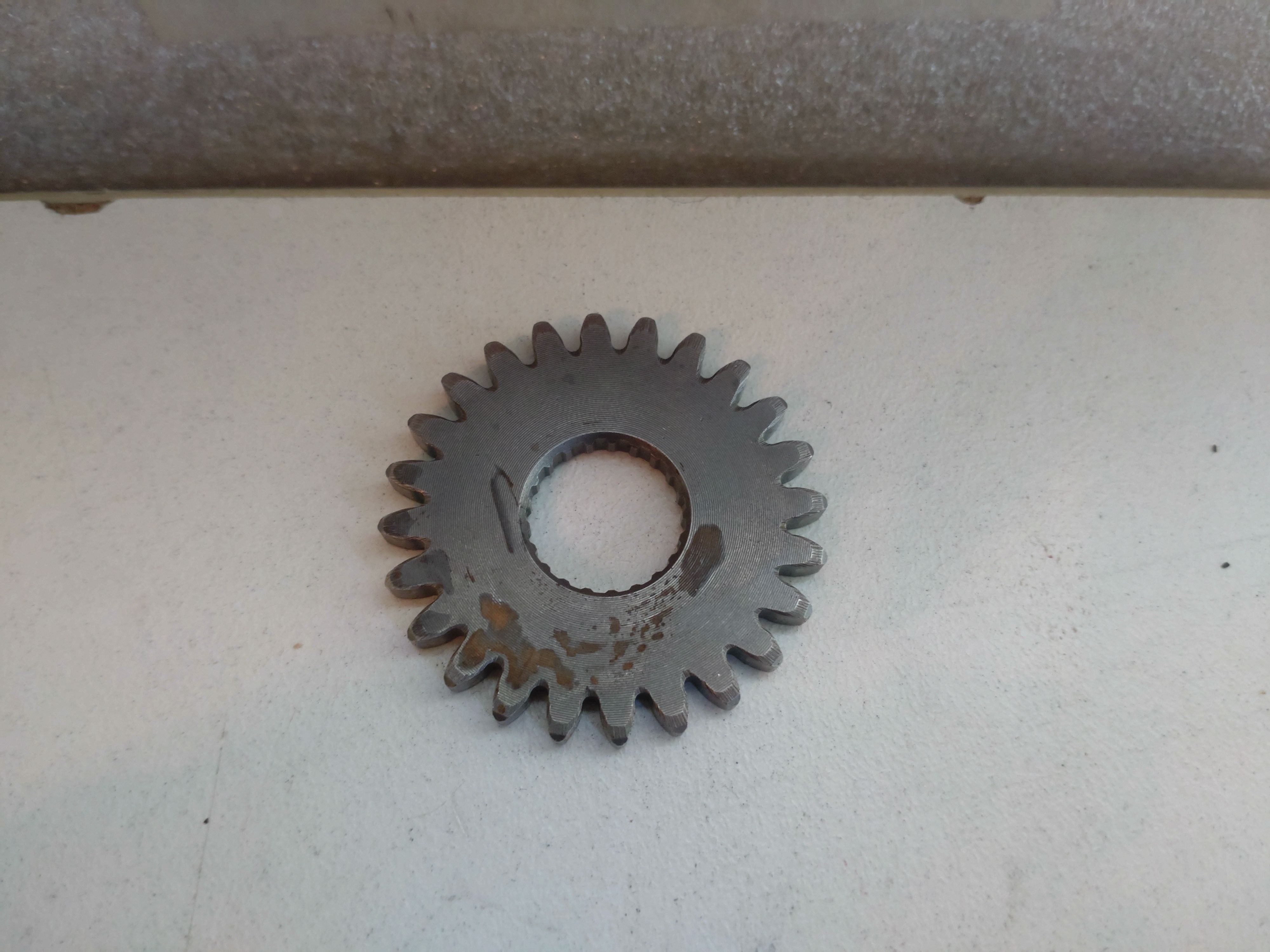 Ritzel Aprilia Tuono 125 4T E4 ABS 2017 Piaggio M545M Zahnrad Antrieb Wasserpumpe 1A008739