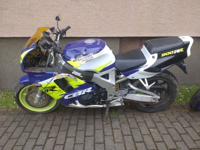 Honda CBR 900 RR Fireblade / SC33
