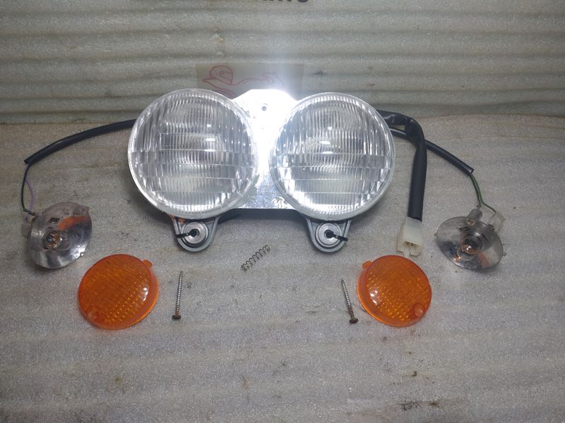Scheinwerfer Malaguti F10 +Blinker Vorn Paar Scheinwerfer Malaguti F10 +Blinker Vorn Paar