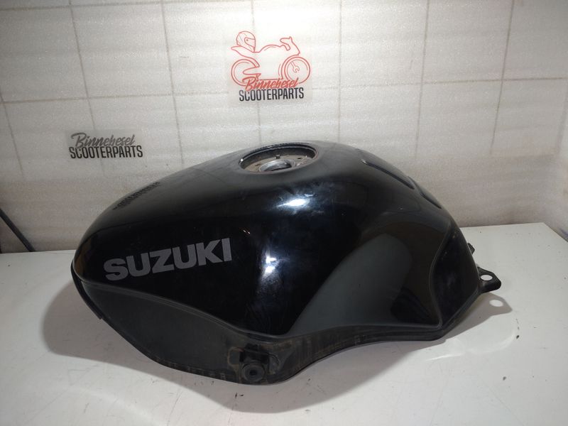 Benzintank Suzuki GSX 600 FU AJ Innen Rostfrei Benzintank Suzuki GSX 600 FU AJ Innen Rostfrei