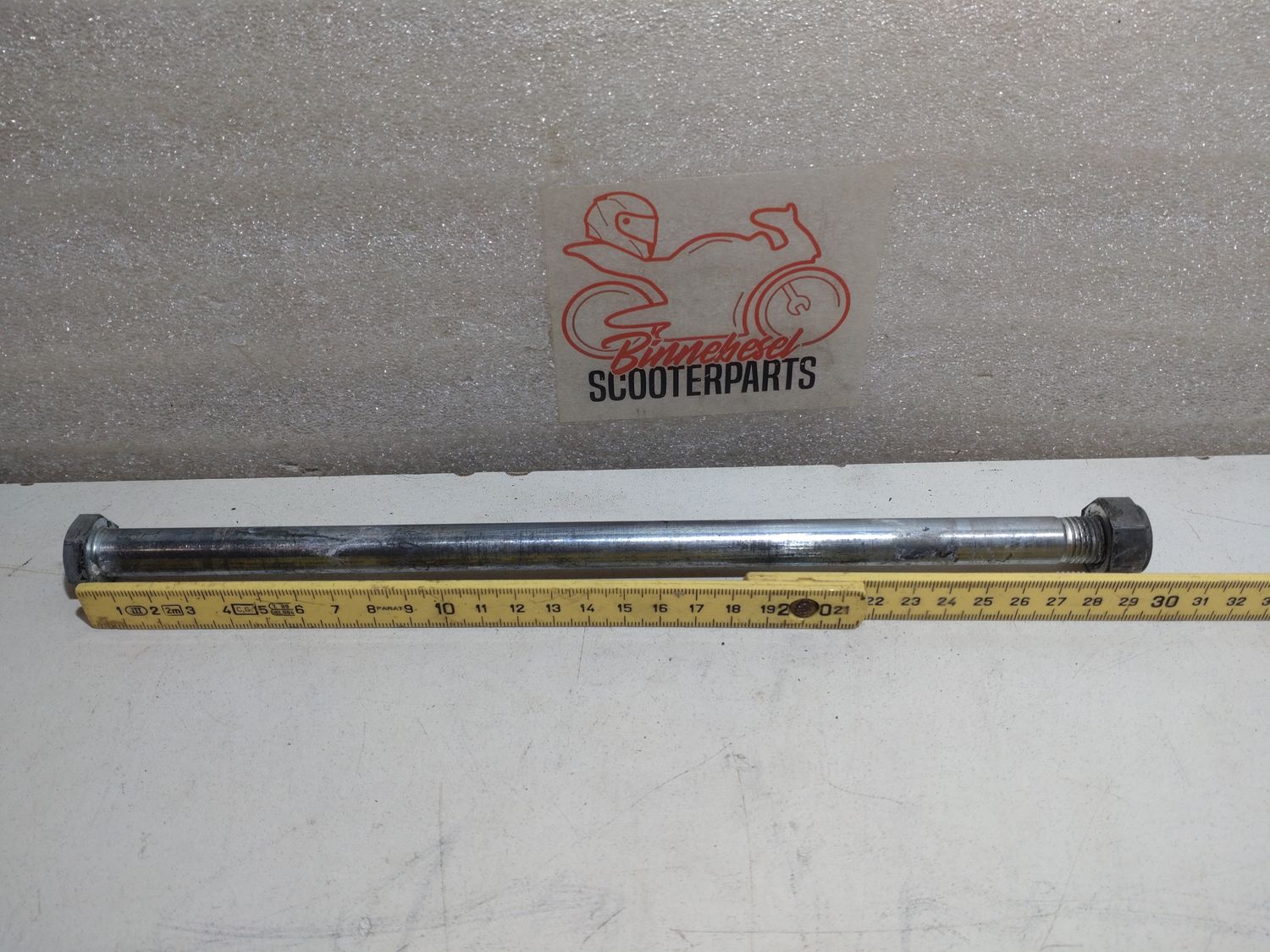 Achse Kawasaki LTD 440 KZ440A Schwinge
