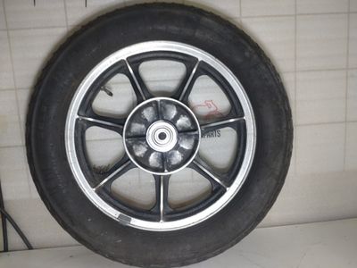 Felge Kawasaki LTD 440 KZ440A Hinten Enkei R-1037 J16xMT2,50 +Reifen 130-90-16