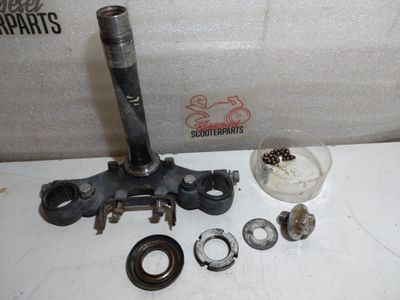 Gabelbrücke Kawasaki LTD 440 KZ440A Unten +Steuerlager