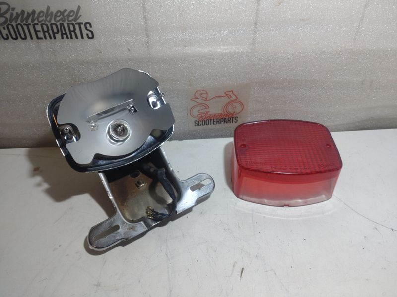 Rücklicht Kawasaki LTD 440 KZ440A Komplett Koito 39923 220-40865 +Halterung Rücklicht Kawasaki LTD 440 KZ440A Komplett Koito 39923 220-40865 +Halterung