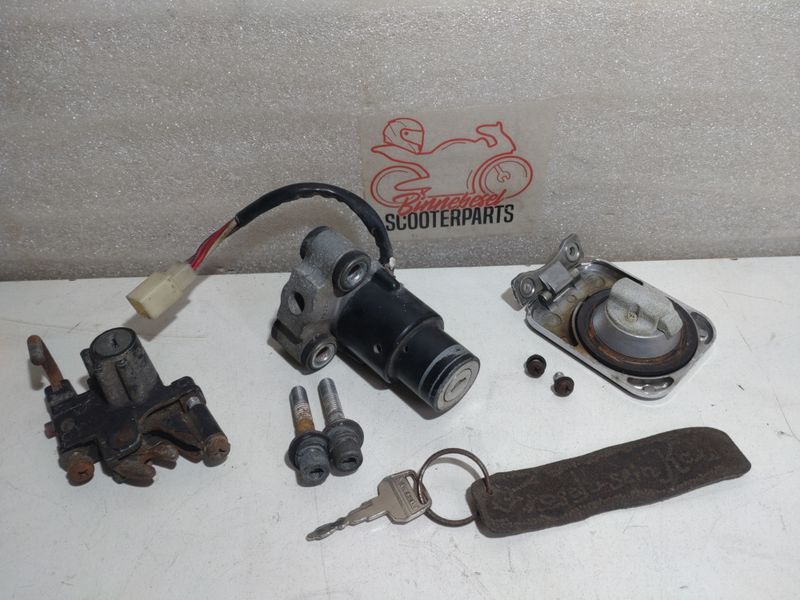 Schlosssatz Kawasaki LTD 440 KZ440A Komplett +1 Schlüssel Zündschloss Tankdeckel Sitzbankschloss