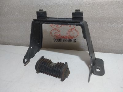 Halterung Suzuki GSX 600 FU AJ Benzintank Rahmenteil +Tankgummis Komplett Halterung Suzuki GSX 600 FU AJ Benzintank Rahmenteil +Tankgummis Komplett