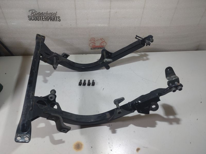 Rahmenteil Suzuki GSX 600 FU AJ Motorhalter Schwinge +Schrauben Motorschwinge Rahmen Hilfsrahmen