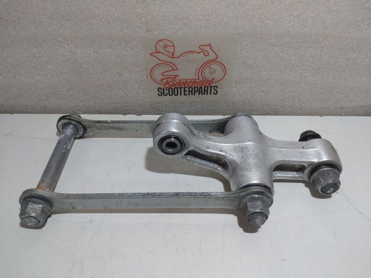 Umlenkknochen Suzuki GSX 600 FU AJ Federbein Umlenkung Umlenkhebel