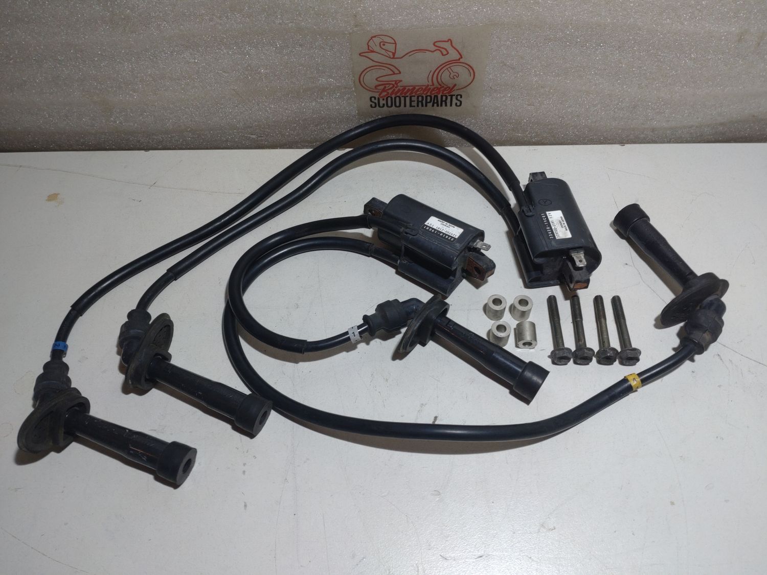 Zündspulen Suzuki GSX 600 FU AJ Komplett Nippin Denso +Kerzenstecker 33420-19C01 129700-2191 12V