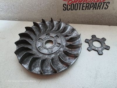 Riemenscheibe Minarelli #8 Original Yamaha Aerox 1997 Standard Ersatz +Mitnehmer Stern 13mm