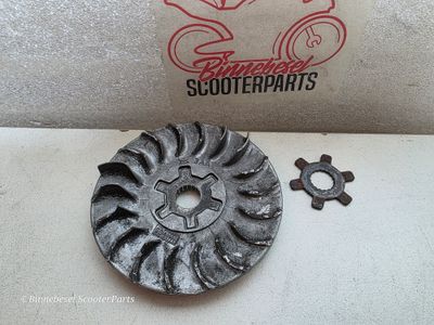 Riemenscheibe Minarelli #6 Original Aprilia SR50 1995 Stark Gebraucht +Mitnehmer Stern 13mm Riemenscheibe Minarelli #6 Original Aprilia SR50 1995 Stark Gebraucht +Mitnehmer Stern 13mm