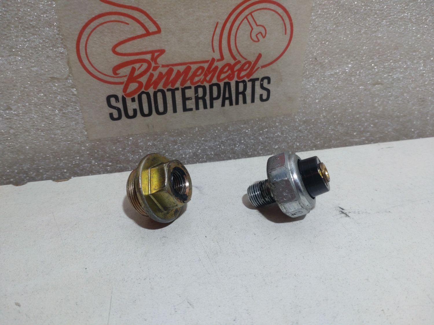 Öldrucksensor Honda CBR 900 RR SC33 #2 Öldruckschalter Denso 35500-MJ4-024 +Schraube 20mm 90048-MAL-600