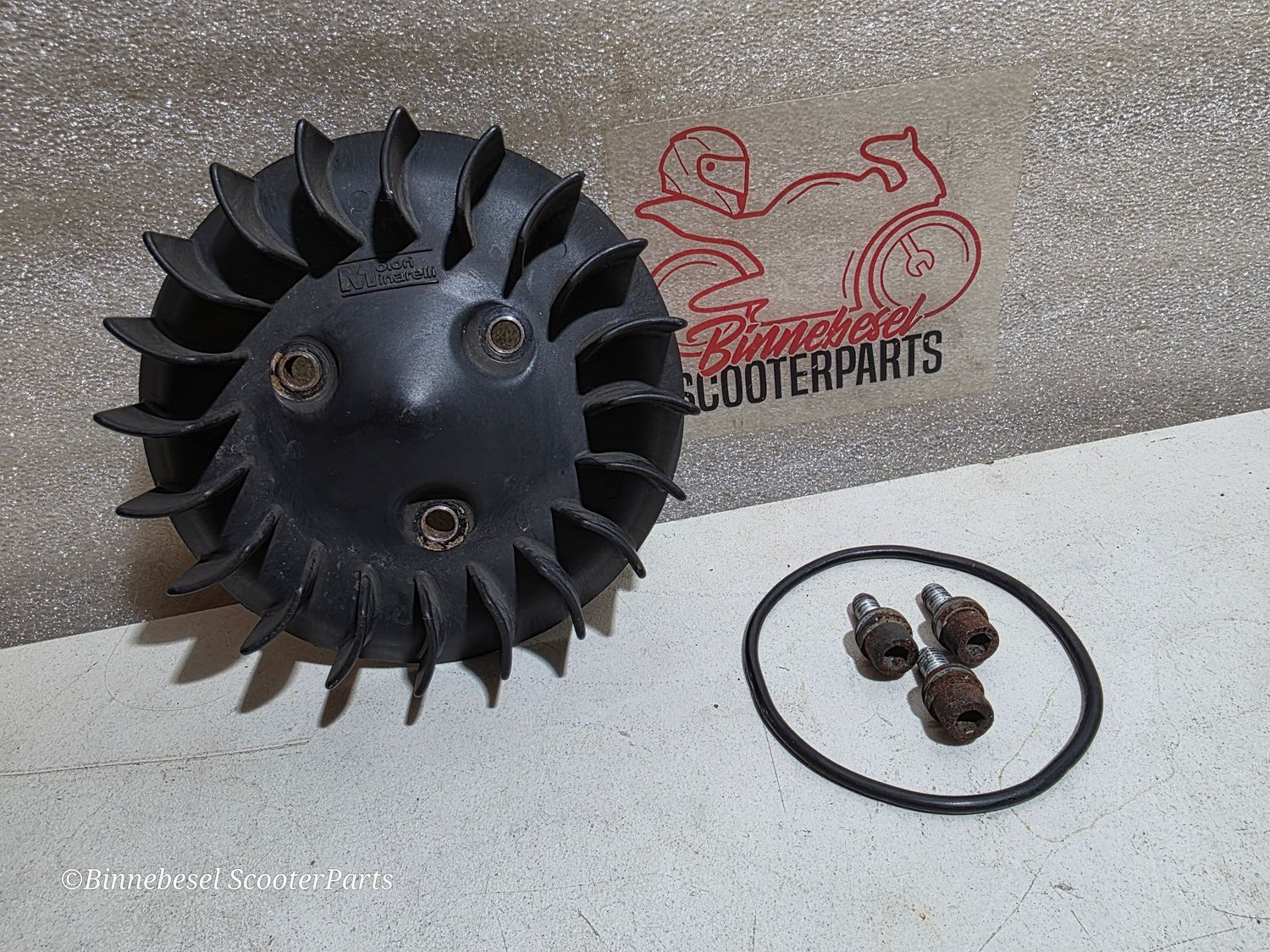 Lüfterrad Minarelli Yamaha Zest 50 4FW #5 Schwarz Lüfterrad Minarelli Yamaha Zest 50 4FW #5 Schwarz